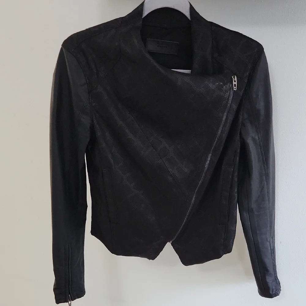 Black Women's Jacket - Picture 1 of 4